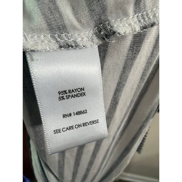 Torrid Women's Plus Size Black & White Stripe Tie Front Skater Dress Size 4 4X - Picture 5 of 6